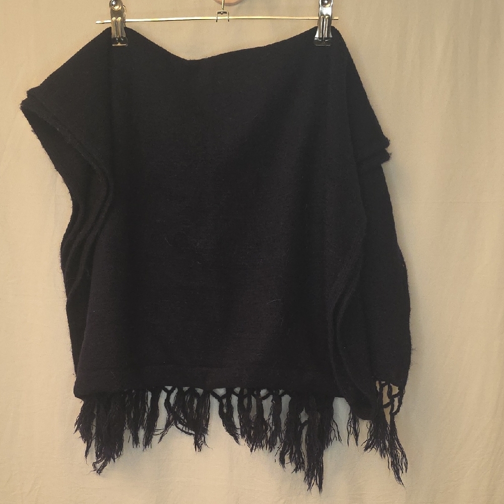 Source Unknown Black Scarf
